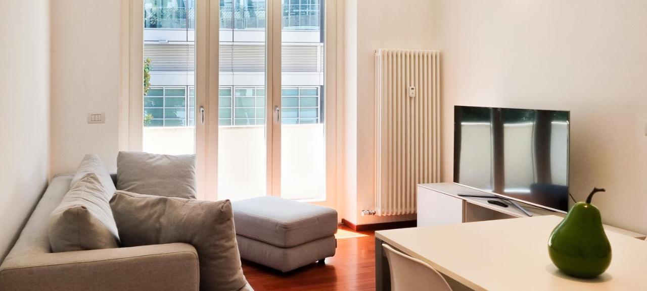 Apartament ALTIDO Superb Flat, 2 Balconies&Skyscrapers View Mediolan Zewnętrze zdjęcie