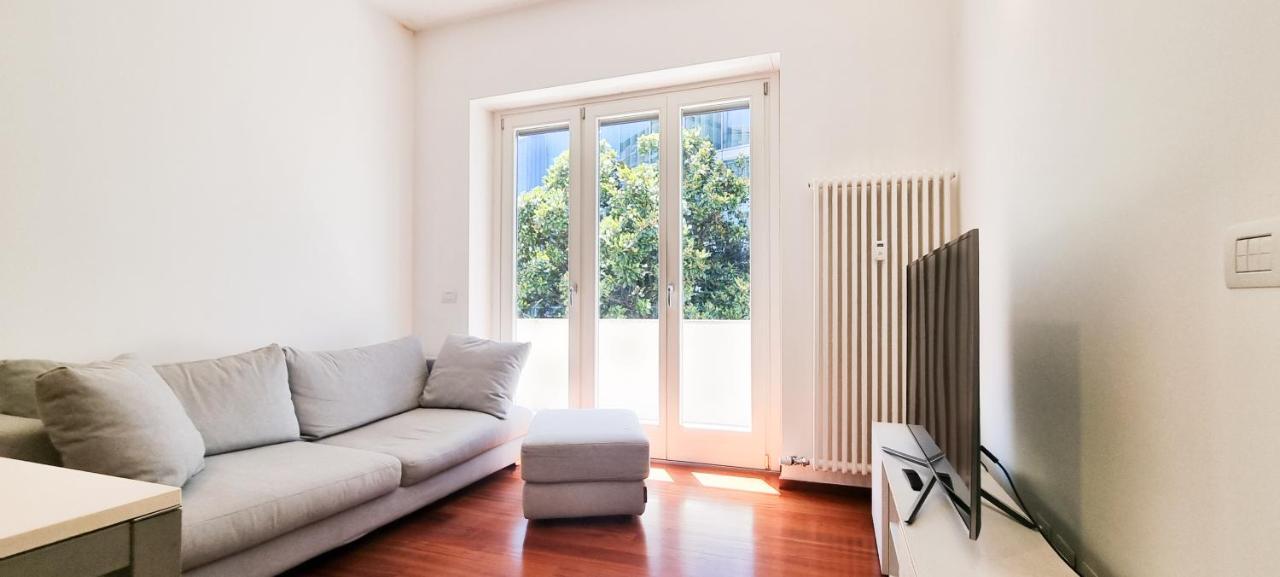 Apartament ALTIDO Superb Flat, 2 Balconies&Skyscrapers View Mediolan Zewnętrze zdjęcie
